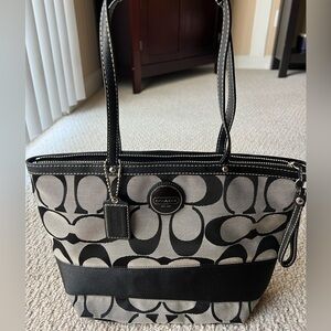 Coach Signature Stripe Tote Shoulder Handbag Black White 15112 NEW